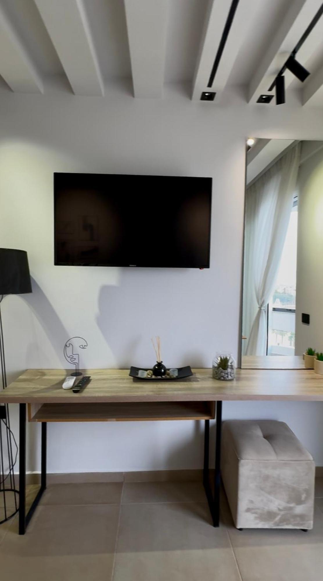 I N S P I R E By Sea View Apartment *